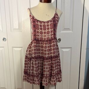 Brandy & Melville Boho Floral Tiered Spaghetti-Strap Dress Burgundy &Cream small